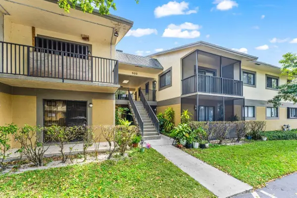 522 Trace Circle #209, Deerfield Beach, FL 33441
