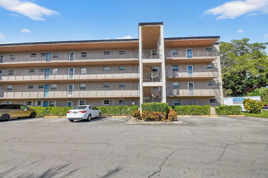 729 Lori Drive #405, Palm Springs, FL 33461 - #2