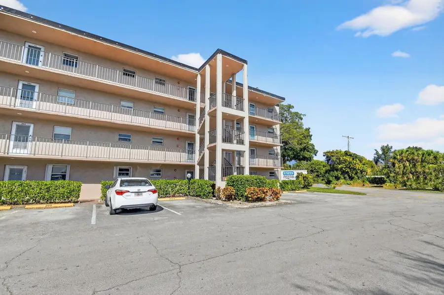 729 Lori Drive #405, Palm Springs, FL 33461 - #3