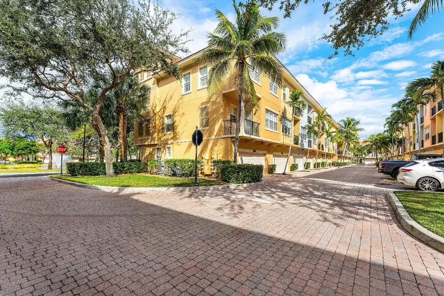 2446 San Pietro Circle, Palm Beach Gardens, FL 33410 - #3