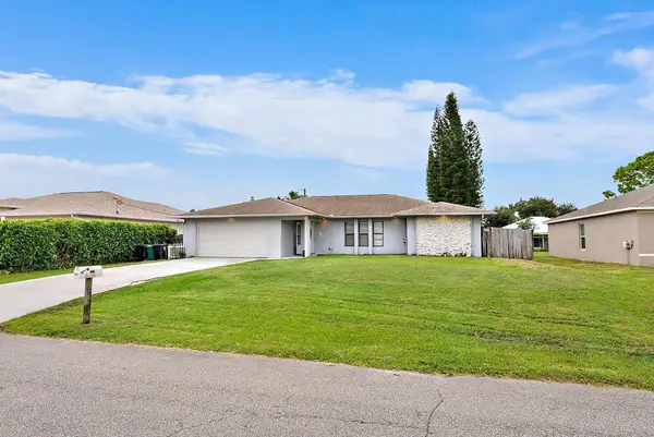 622 SW Hogan Street, Port St Lucie, FL 34983