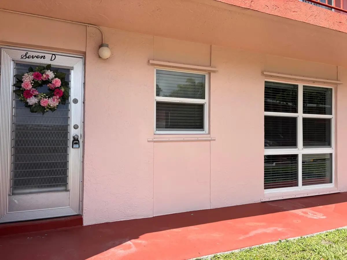 7 Golfs Edge #D, West Palm Beach, FL 33417 - #1