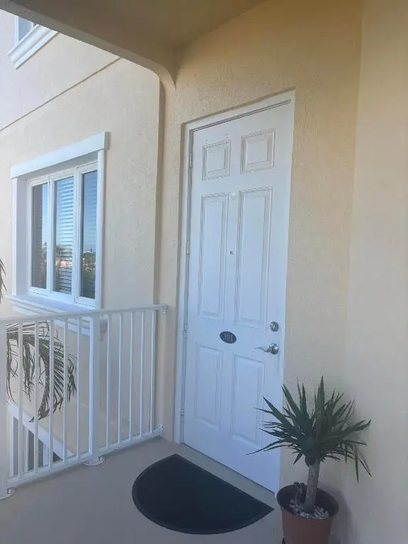 7 Harbour Isle Drive E #301, Fort Pierce, FL 34949