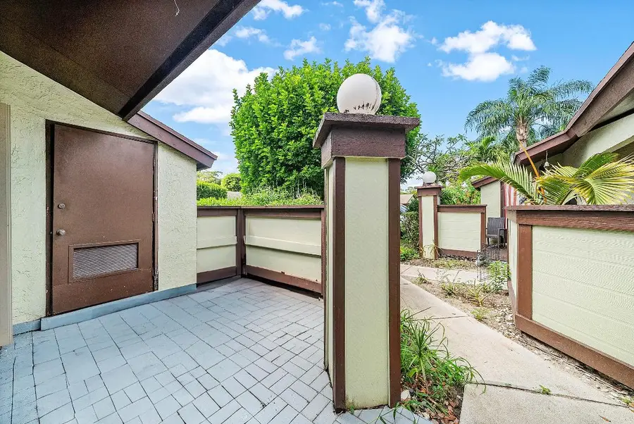 276 Beaver Dam Court, West Palm Beach, FL 33411 - #3
