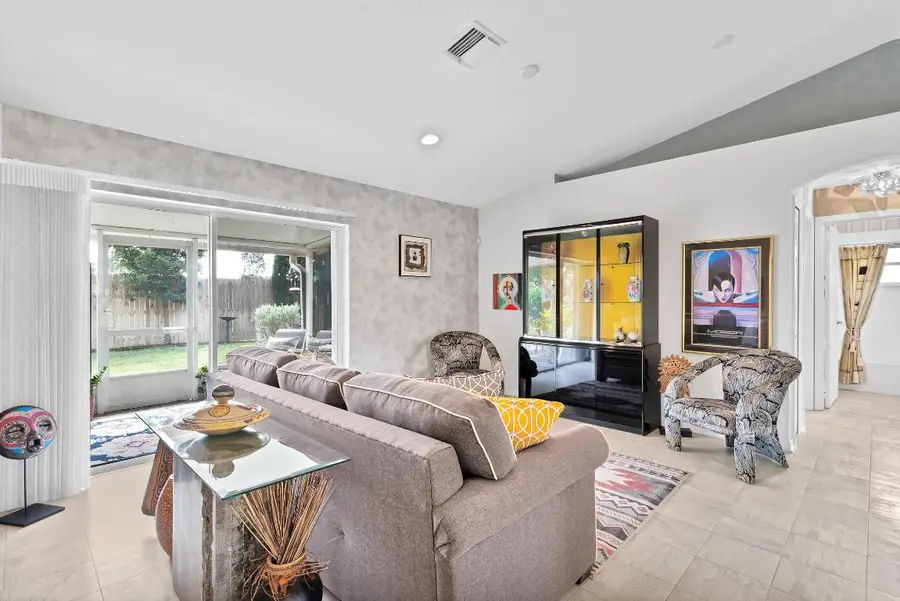 547 High Hawk Circle, Vero Beach, FL 32962 - #2