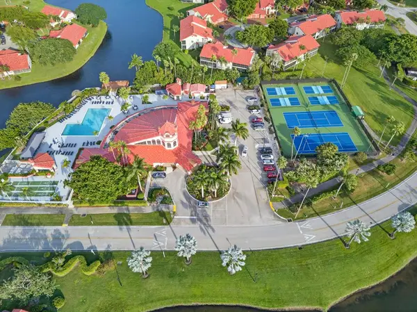 7548 Lexington Club Boulevard #B, Delray Beach, FL 33446