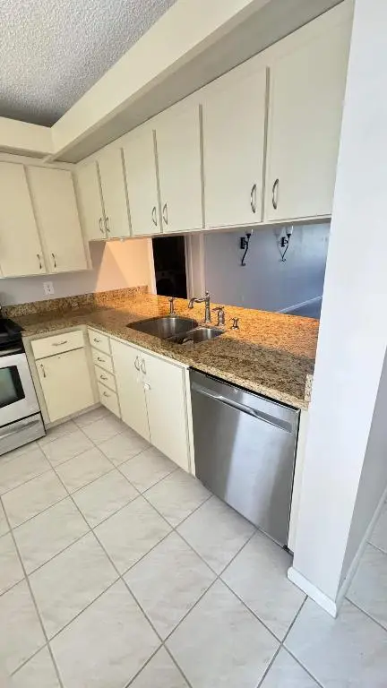 6049 Balboa Circle #202, Boca Raton, FL 33433 - #2