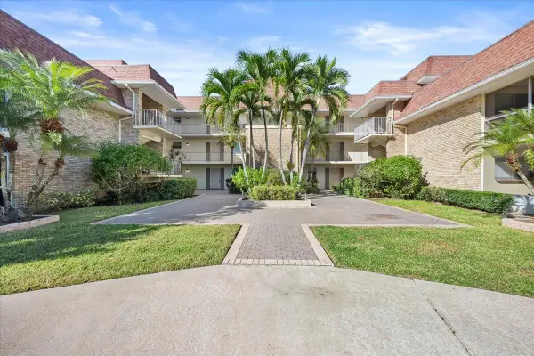 5500 Tamberlane Circle #105, Palm Beach Gardens, FL 33418