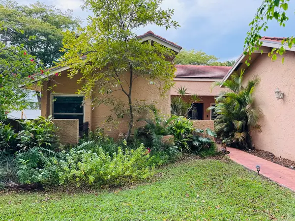 23261 Boca Club Colony Circle, Boca Raton, FL 33433