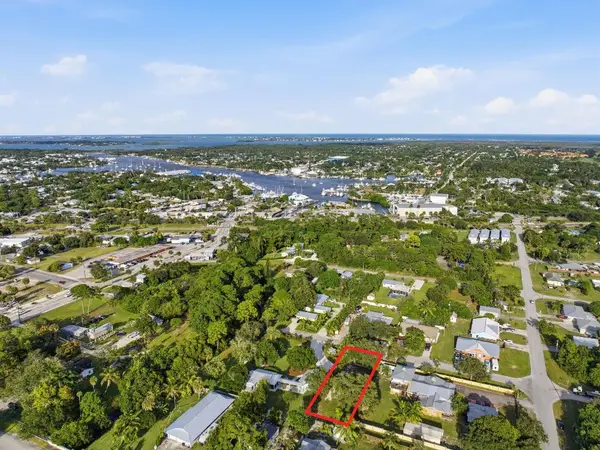 5028 SE Driftwood Avenue, Stuart, FL 34997