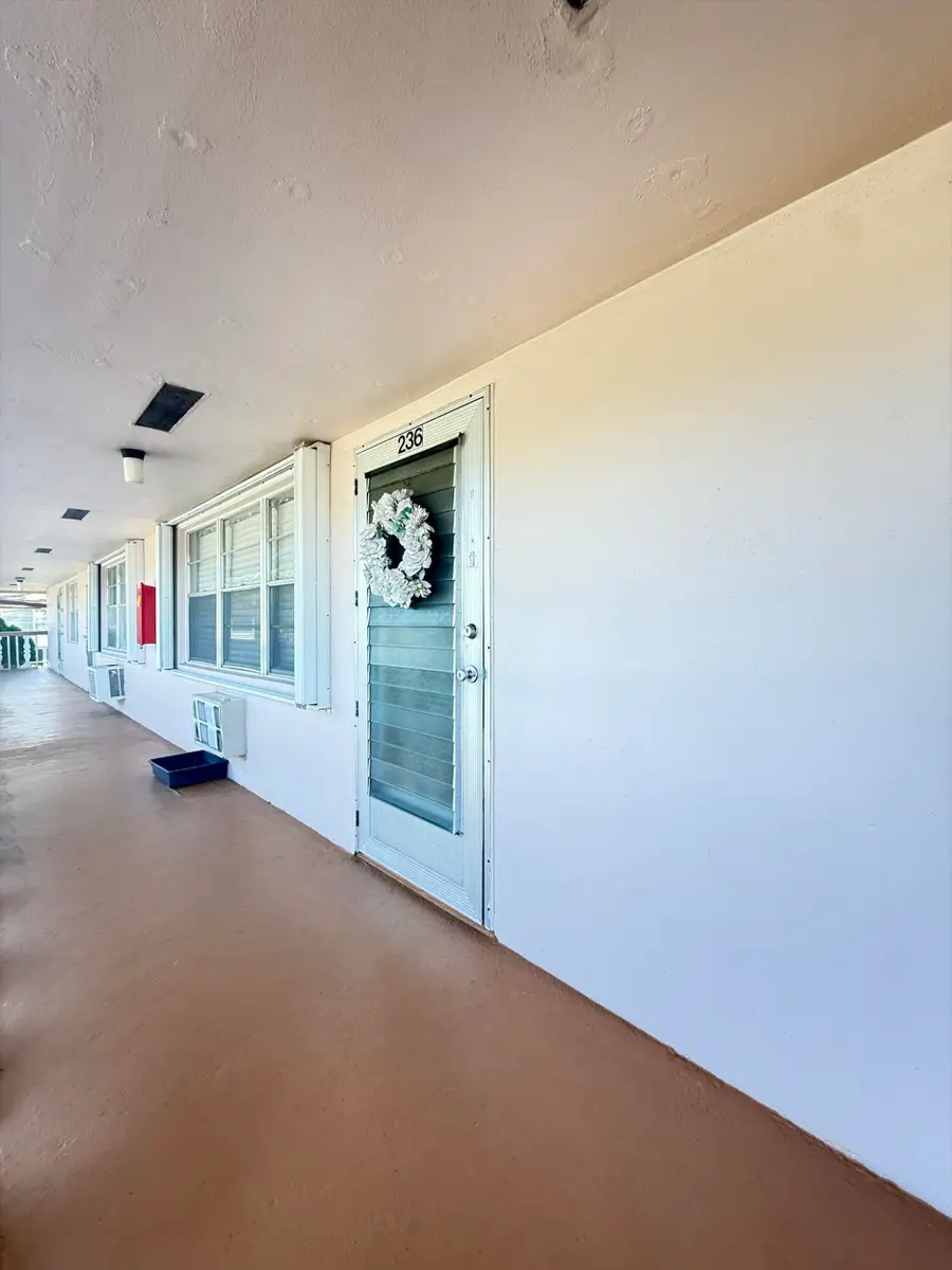 236 Kent N, West Palm Beach, FL 33417 - #2