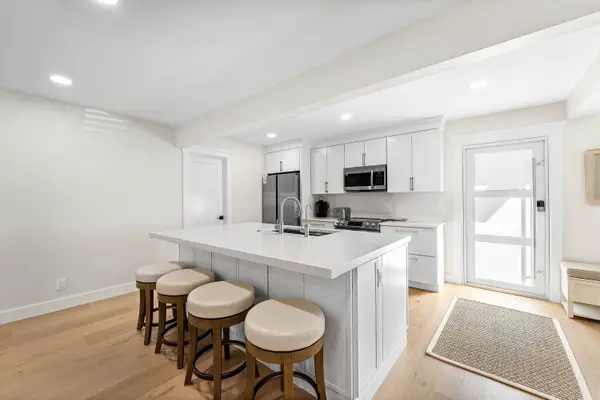 13731 Eastpointe Way, Palm Beach Gardens, FL 33418