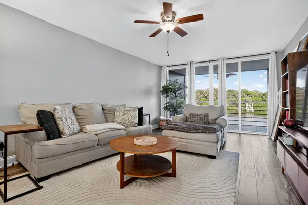 9450 Poinciana Place #203, Davie, FL 33324