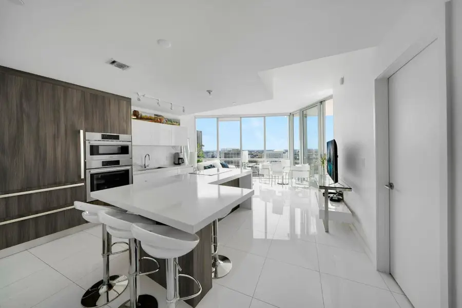 851 NE 1st Avenue #2410, Miami, FL 33132 - #3