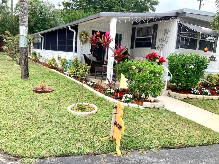 507 Alamanda Lane, Deerfield Beach, FL 33442 - #2