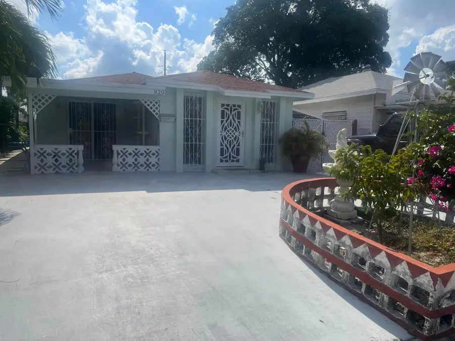 820 W Lakewood Road, West Palm Beach, FL 33405 - #3