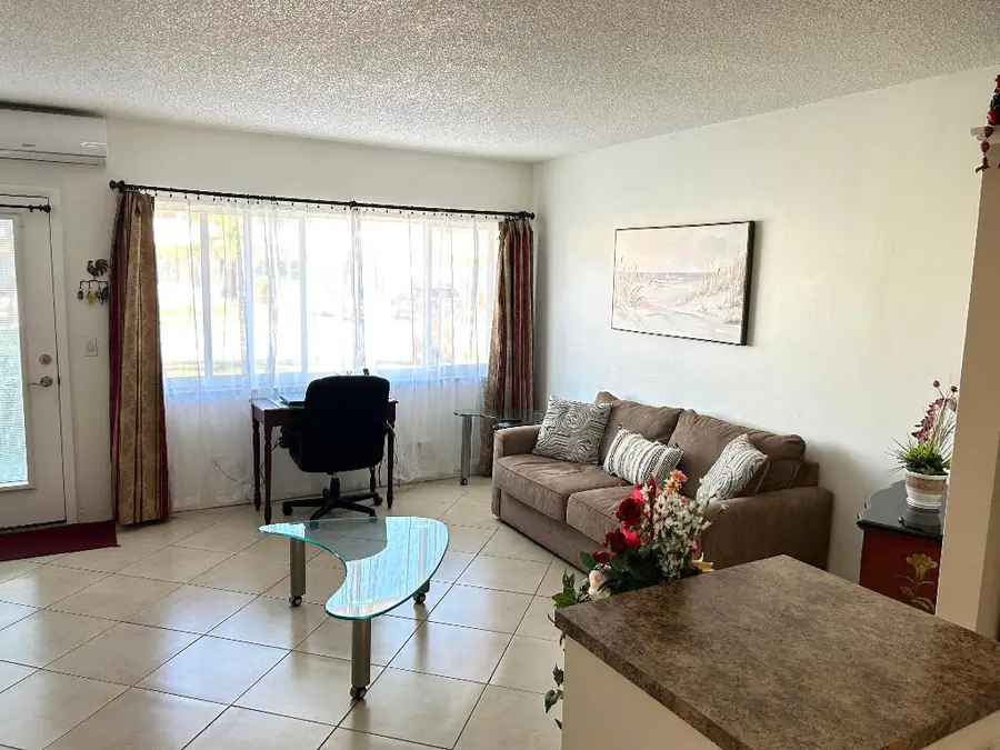 920 SW 11th Avenue #5d, Hallandale Beach, FL 33009 - #3