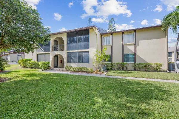 313 Pine Ridge Circle Circle #C-2, Greenacres, FL 33463