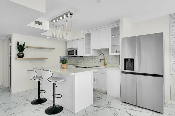 9056 Green Meadows Way, Palm Beach Gardens, FL 33418