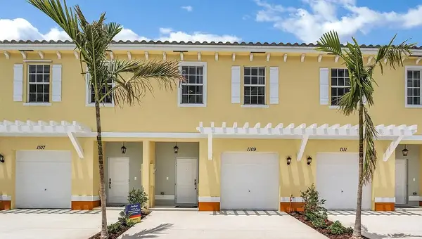 1027 NW 40th Terrace, Lauderhill, FL 33313