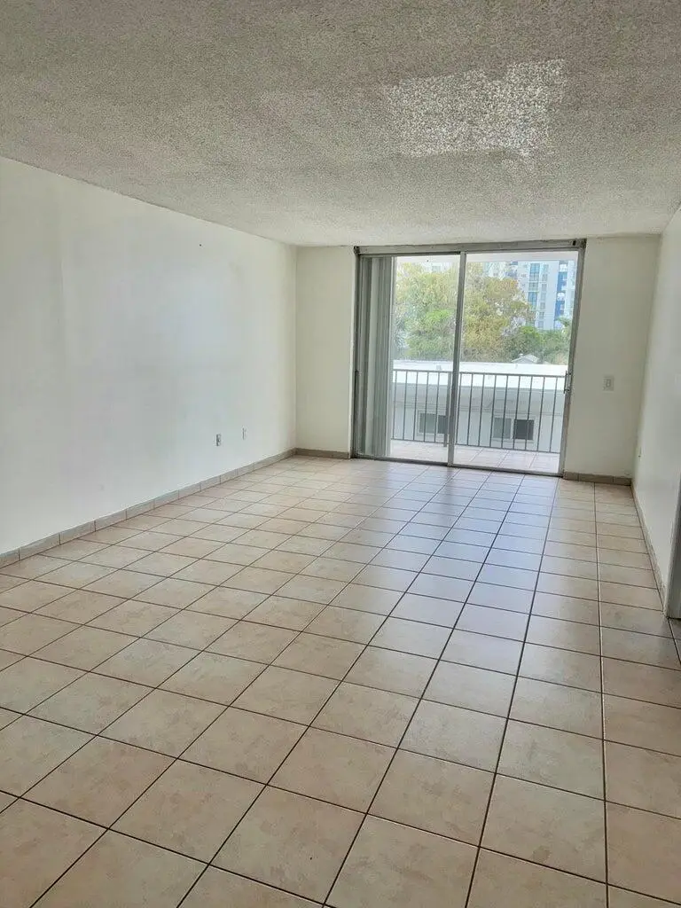 7601 Byron Avenue #3c, Miami Beach, FL 33141 - #2