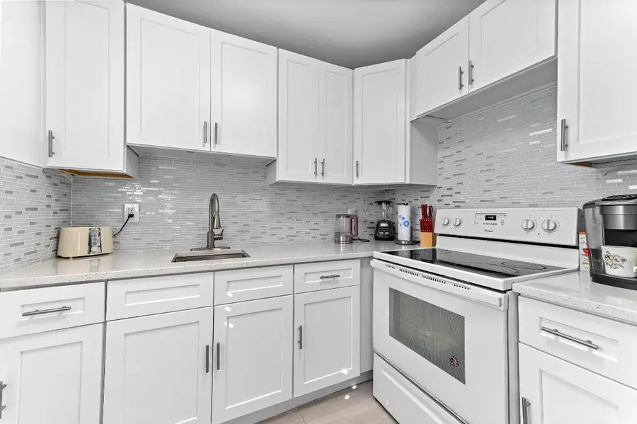 317 Saxony G, Delray Beach, FL 33446 - #2