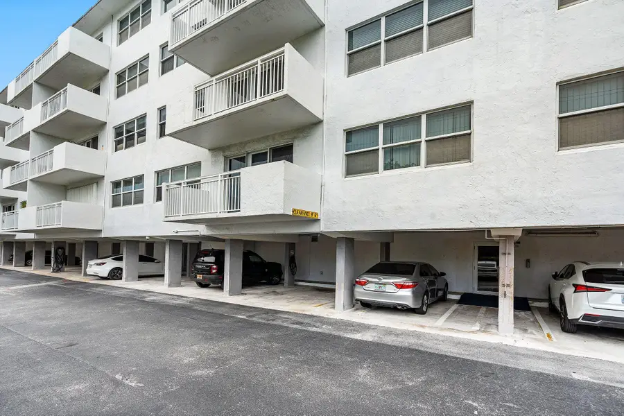 550 Bayshore Drive #506, Fort Lauderdale, FL 33304 - #3