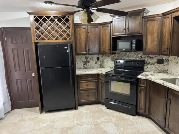 3 Greenway Village N #108, Royal Palm Beach, FL 33411