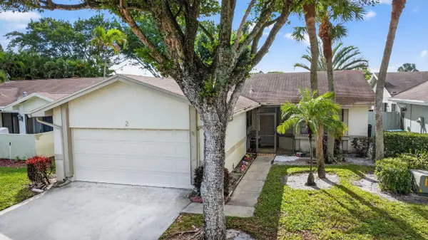 2 Cambridge Place, Boynton Beach, FL 33426