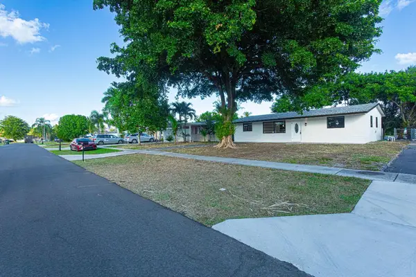 62 Andros Road, Palm Springs, FL 33461