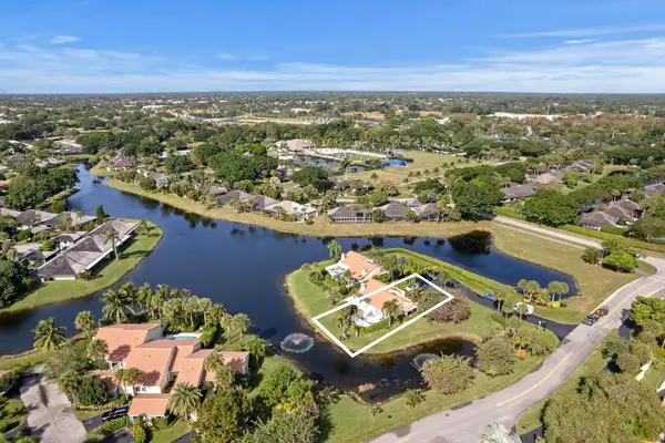 2211 Las Casitas Drive, Wellington, FL 33414