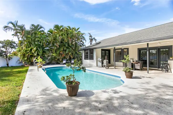 1855 Primrose Lane, Wellington, FL 33414