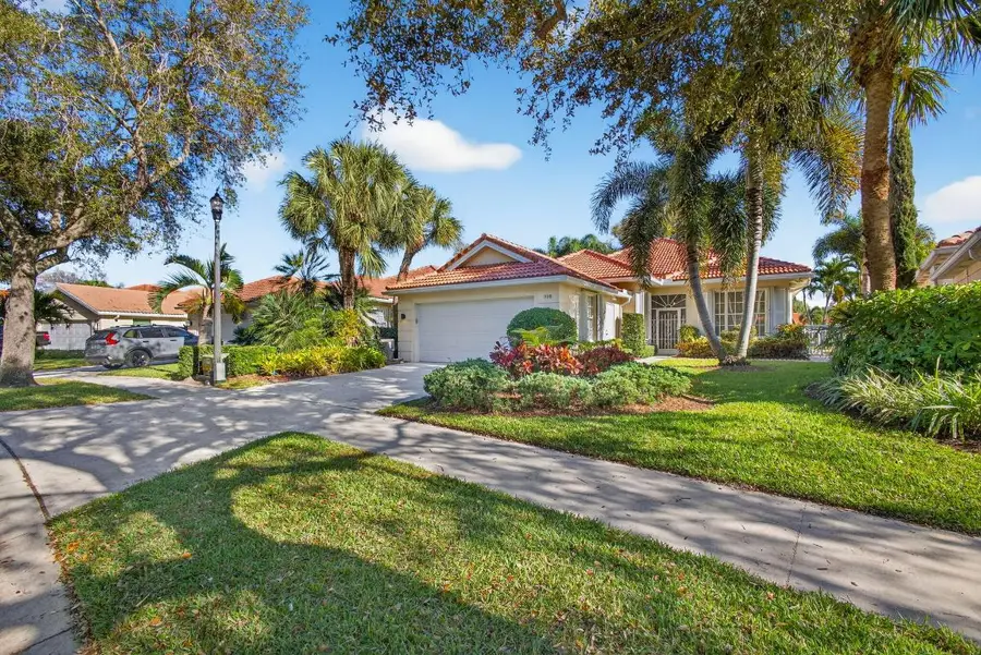 520 E Tall Oaks Drive, Palm Beach Gardens, FL 33410 - #3