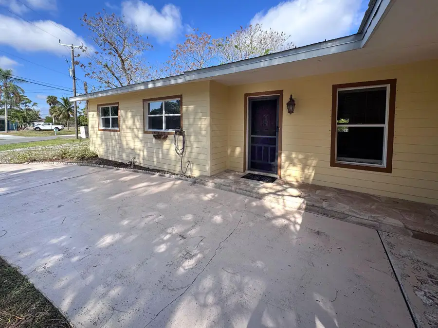 401 SE Tranquilla Avenue, Port Saint Lucie, FL 34983 - #3