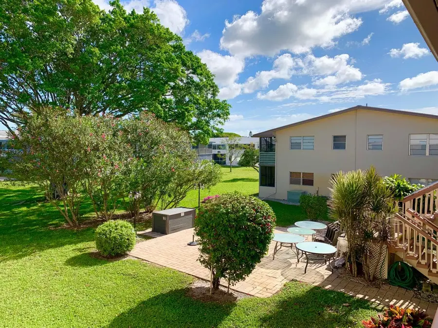 116 Canterbury E, West Palm Beach, FL 33417 - #2