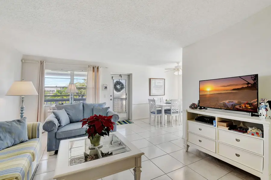 24 Chatham A, West Palm Beach, FL 33417 - #3