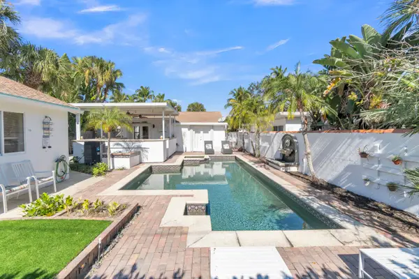 205 18th Avenue N, Lake Worth Beach, FL 33460