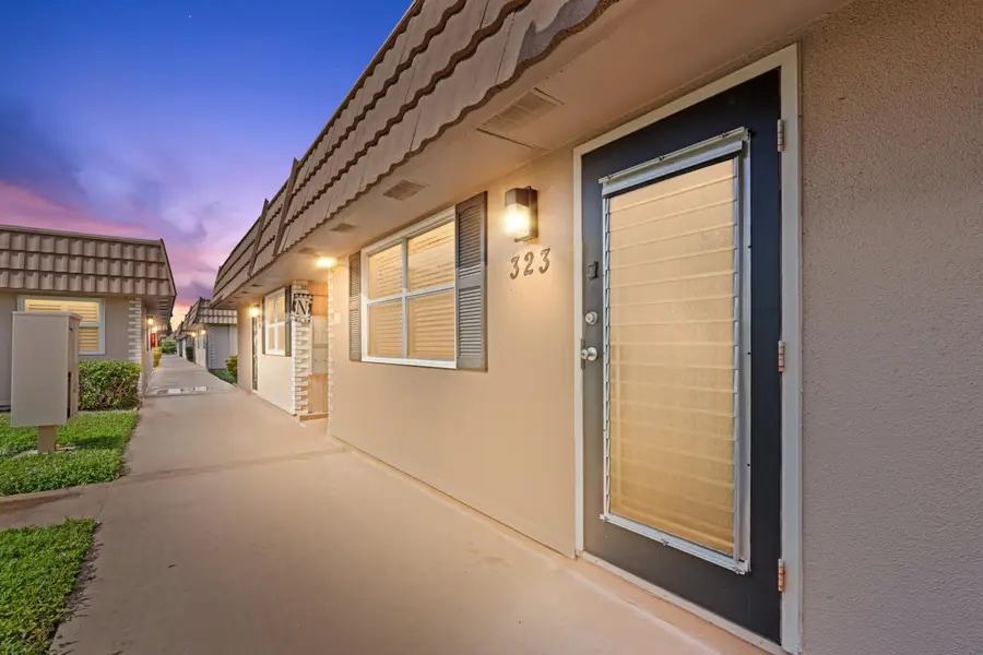 323 Seville N, Delray Beach, FL 33446 - #2