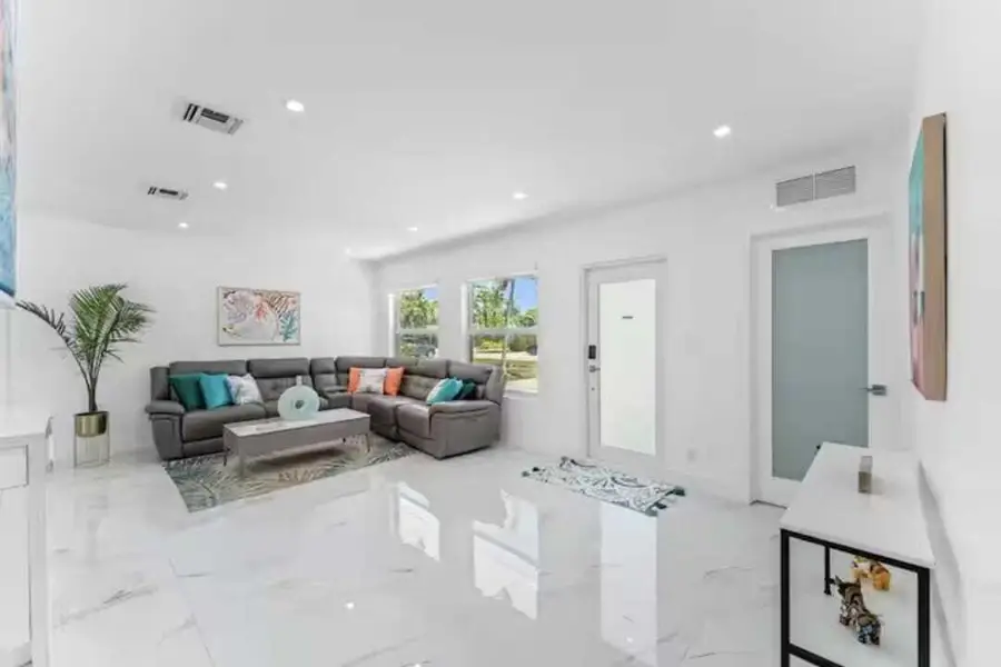 1713 NE Ne 7th Terrace Ne, Fort Lauderdale, FL 33305 - #3
