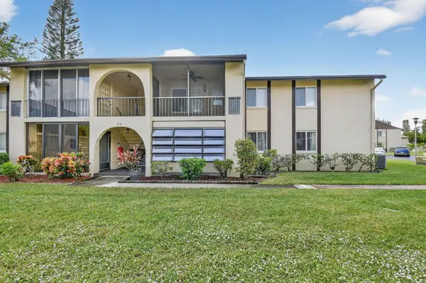 310 Pine Ridge Circle #B-1, Greenacres, FL 33463