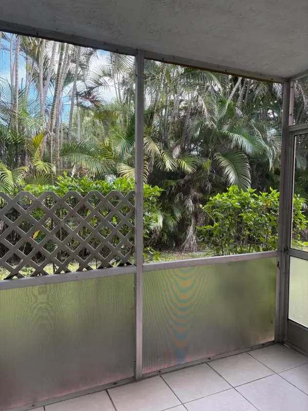 26 Golfs Edge D, West Palm Beach, FL 33417