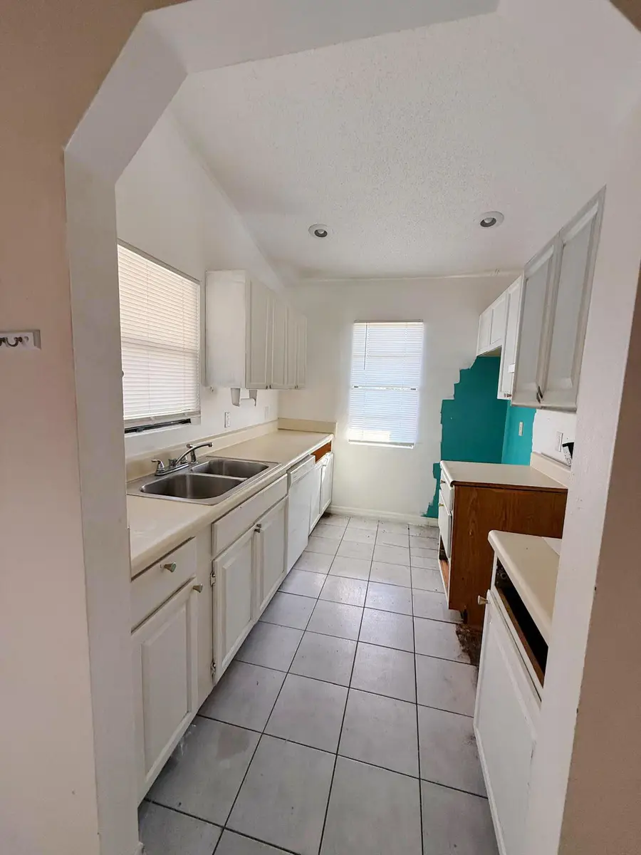 2361 SE 27th Street, Okeechobee, FL 34974 - #2