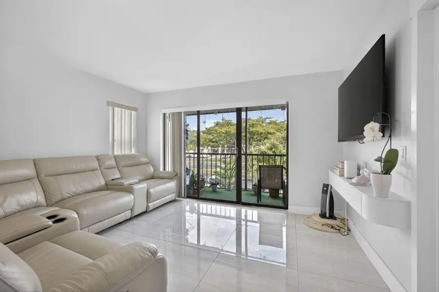 1115 Green Pine Boulevard #D2, West Palm Beach, FL 33409 - #3