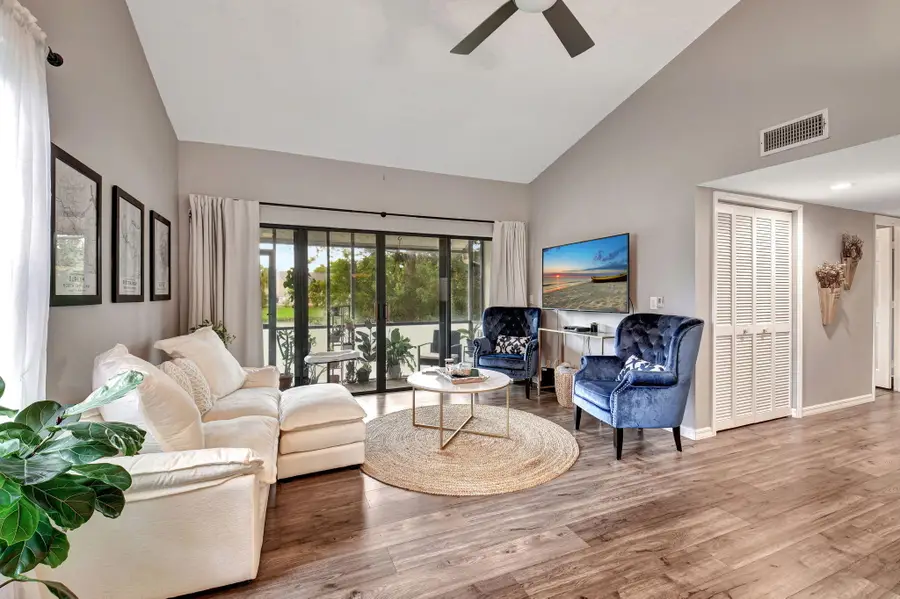 22 Via De Casas Sur #101, Boynton Beach, FL 33426 - #3