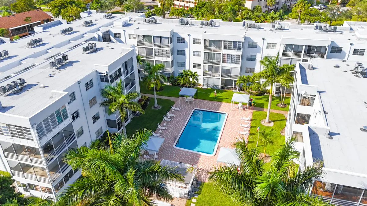 3000 Sunrise Lakes Drive E #204, Sunrise, FL 33322 - #1