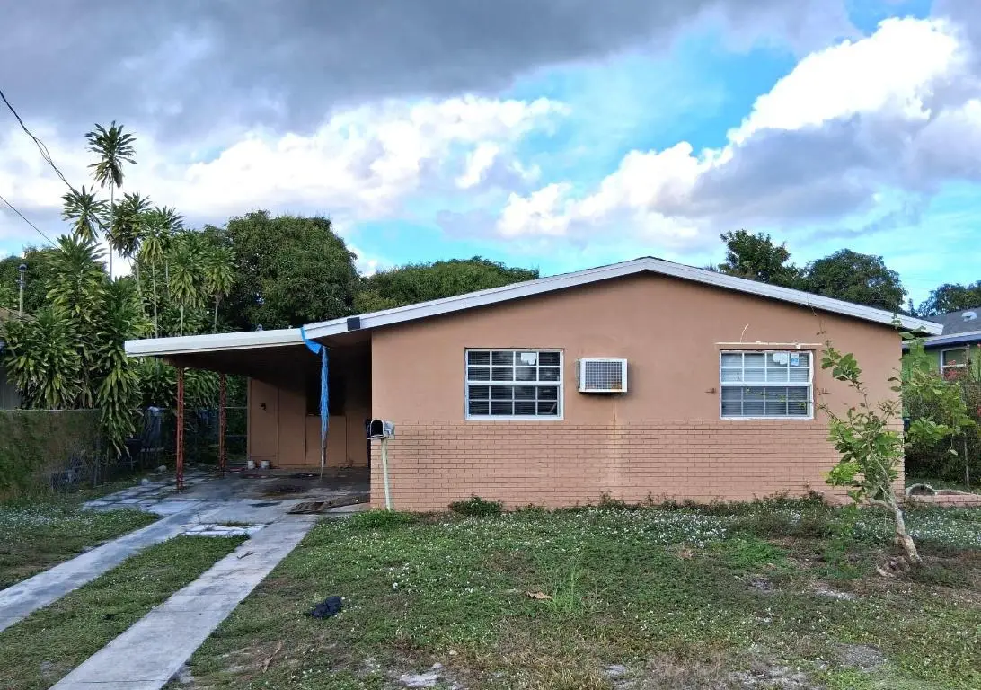 1240 W 33rd Street, Riviera Beach, FL 33404 - #1