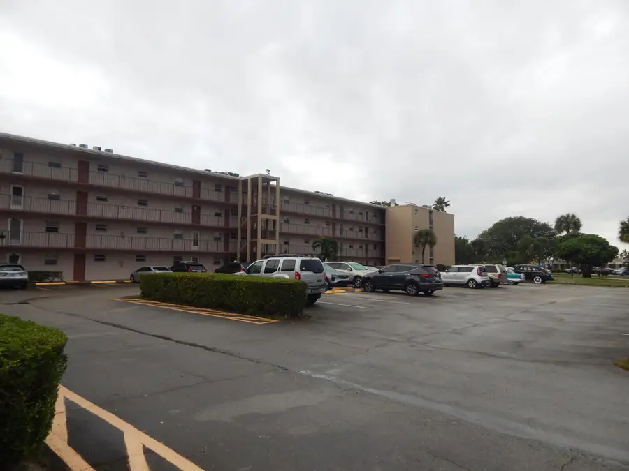 225 Bonnie Boulevard #204, Palm Springs, FL 33461 - #2