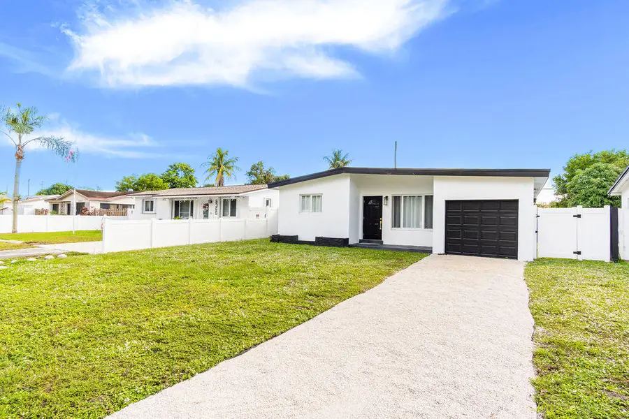 6370 Plunkett Street, Hollywood, FL 33023 - #2