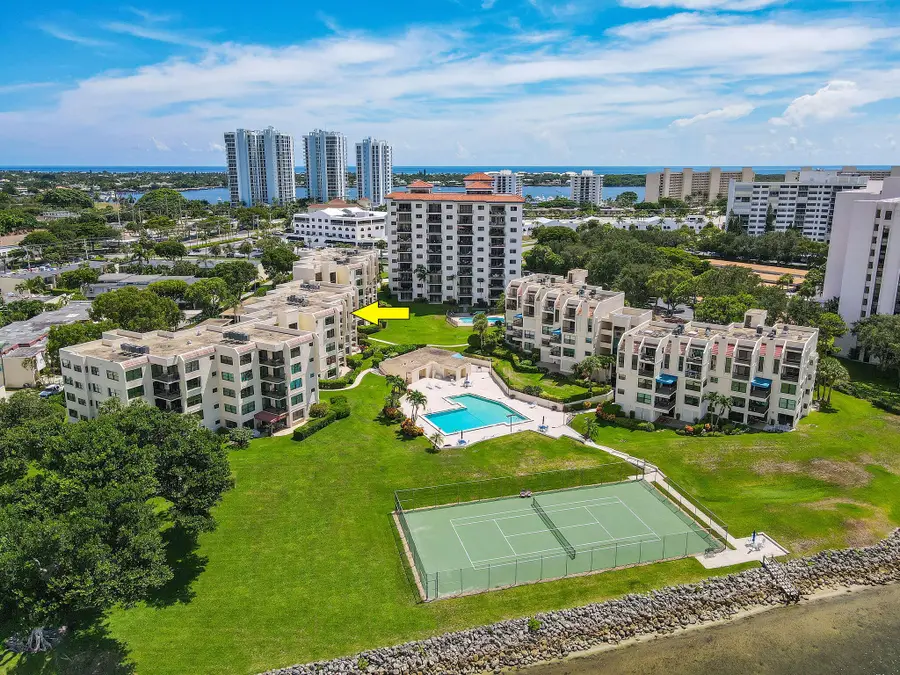 372 Golfview Road #201, North Palm Beach, FL 33408 - #2