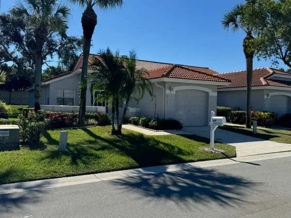 8100 Summer Shores Drive, Delray Beach, FL 33446